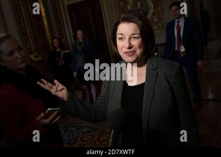 Senatorin Amy Klobuchar, Demokratin aus Minnesota, spricht am Freitag, den 31. Januar 2020 mit Medienvertretern im US-Kapitol in Washington, D.C., USA. Quelle: Alex Edelman/The Photo Access Stockfoto