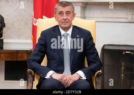 Der Premierminister der Tschechischen Republik Andrej Babiš spricht am 7. März 2019 bei einem Treffen im Oval Office im Weißen Haus in Washington, D.C., mit US-Präsident Donald Trump und First Lady Melania Trump. Quelle: Alex Edelman/The Photo Access Stockfoto