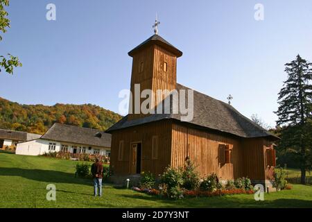 Außenansicht der christlich-orthodoxen Kirche im Lepsa-Kloster in der Grafschaft Vrancea, Rumänien. Stockfoto