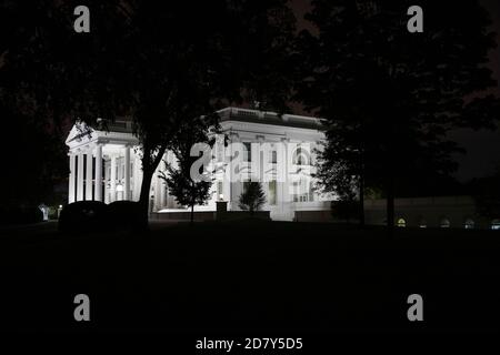 Das Weiße Haus ist am 8. Mai 2019 vom North Lawn in Washington, D.C. aus zu sehen. Quelle: Alex Edelman/The Photo Access Stockfoto