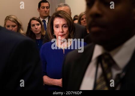 Die Vertreterin Nancy Pelosi, Demokratin aus Kalifornien und Sprecherin des Repräsentantenhauses, verlässt eine Pressekonferenz im US-Kapitol, nachdem sie von einem Treffen mit Präsident Trump im Weißen Haus am Mittwoch, dem 22. Mai 2019 in Washington zurückgekehrt ist, D. C. die Besprechung war für die Besprechung eines Infrastrukturplans vorgesehen, doch laut Berichten wurde die Besprechung abrupt beendet. Quelle: Alex Edelman/The Photo Access Stockfoto