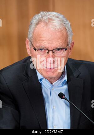 Hamburg, Deutschland. Oktober 2020. Michael Beckereit, Geschäftsführer der Wärme Hamburg, spricht bei einer Pressekonferenz im Rathaus über Maßnahmen für einen klimafreundlicheren Betrieb des Kohlekraftwerks in Wedel. Quelle: Daniel Reinhardt/dpa/Alamy Live News Stockfoto