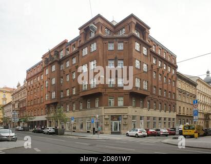 Ehemaliges Gebäude der Zentralsparkasse des tschechoslowakischen Legionärsvereins (Ústřední záložna Družiny československých legionářů), erbaut 1924 in der Myslikova Straße in Nové Město (Neustadt) in Prag, Tschechien. Stockfoto