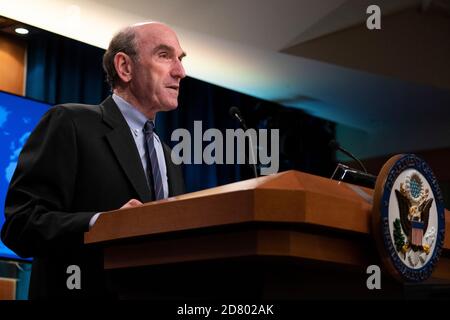 US-Sonderbeauftragter für Venezuela Elliott Abrams spricht mit Reportern während einer Briefing im Außenministerium am 25. Juni 2019 in Washington, D.C. Abrams sprach über die laufenden US-Bemühungen in Venezuela sowie die Ankunft des venezolanischen Gen. Manuel Ricardo Cristopher Figuera, Der ehemalige Leiter der venezolanischen Geheimdienstpolizei, der am Montag in den USA eintraf. Figuera soll dem US-unterstützten Oppositionsführer Juan Guaidó bei seinem Aufstand am 30. April gegen den venezolanischen Präsidenten Nicolás Maduro geholfen haben. Quelle: Alex Edelman/The Photo Access Stockfoto