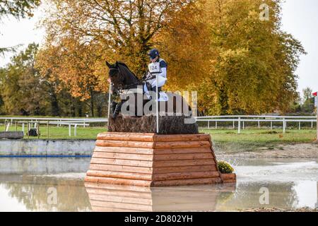 Laura COLLETT (GBR) auf London 52 während der Cross Country Phase an der Les Étoiles de Pau auf Domaine statt De Sers etwas außerhalb von Pau in der Pyrénée Stockfoto