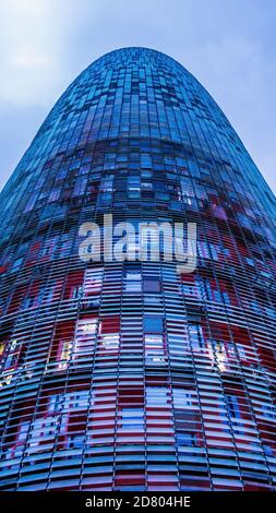 BARCELONA, SPANIEN - 19. DEZEMBER: Torre Agbar auf Technological District am 19. Dezember 2011 in Barcelona, Spanien Stockfoto
