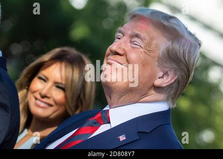 US-Präsident Donald Trump lächelt, während er während des Staatsbesuchs des australischen Premierministers Scott Morrison und seiner Frau Jenny während der Durchführung eines offiziellen Staatsbesuchs im Weißen Haus am 9. September 2019 in Washington, D.C., spricht.Quelle: Alex Edelman/The Photo Access Stockfoto