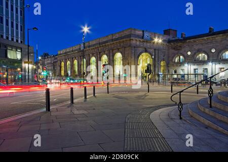 Newcastle Central Station steht auf der Neville Street im Stadtzentrum von Newcastle upon Tyne, Tyne und tragen in Nordostengland. Stockfoto