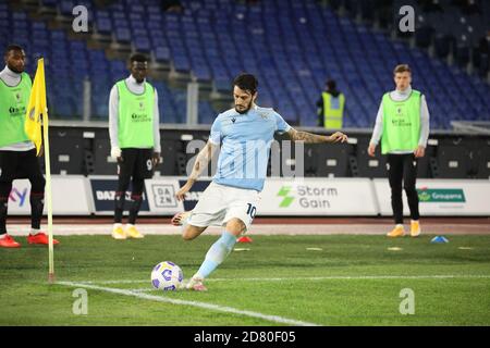 Rom, Italien. Okt. 2020. Im Stadio Olimpico schlagen Bologna 2-1 für das fünfte Spiel der italienischen Serie A in Rom, Italien am 24. Oktober 2020. In diesem Bild Luis Alberto (Foto von Paolo Pizzi/Pacific Press/Sipa USA) Quelle: SIPA USA/Alamy Live News Stockfoto