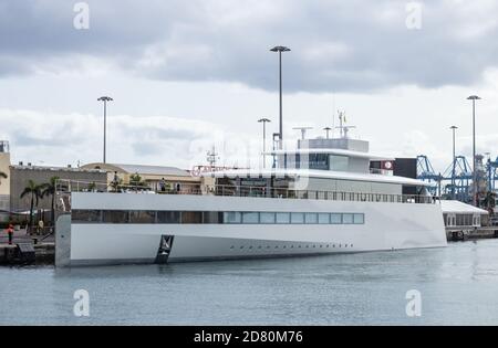 Las Palmas, Gran Canaria, Kanarische Inseln, Spanien. Oktober 2020. Superyacht 'Venus', die im Auftrag des ehemaligen Apple-CEO Steve Jobs liegt, legt in Las Palmas auf Gran Canaria an. Steve Jobs hat die Yacht nie benutzt, da sie erst ein Jahr nach seinem Tod 2011 gestartet wurde. Die 100 Millionen Dollar teure Yacht gehört laut Berichten seiner Witwe Laurene Powell Jobs.Quelle: Alan Dawson/Alamy Live News. Stockfoto