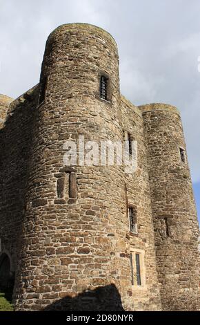 Ypern Tower aus dem 14. Jahrhundert, der Teil der Verteidigung von Rye mit Kanonen war, jetzt Rye Castle Museum, mit Ausstellungen zur lokalen Geschichte,RYE , EAST SUSSEX, Großbritannien Stockfoto