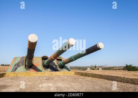 Riesige Pistole der gepanzerten Batterie 30. Sowjetische militärische Einheit, die bei der Verteidigung von Sewastopol 1941-1942 während des Zweiten Weltkriegs wichtig war Stockfoto