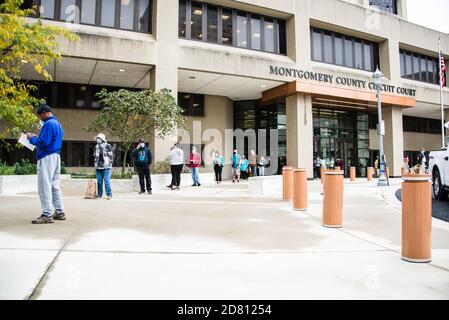 Poster und Zeilen zur frühen Abstimmung in Maryland, USA Stockfoto