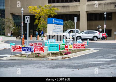 Poster und Zeilen zur frühen Abstimmung in Maryland, USA Stockfoto