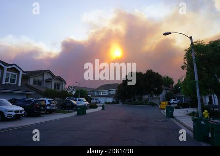 Rauch vom Feuer des Silverado Canyon Stockfoto