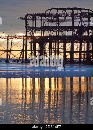 Das rostende Geschoss von Brighton's West Pier Stockfoto