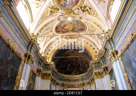 Assisi - August 2019: Innenraum der Kathedrale San Rufino Stockfoto