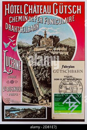 1982 Schweizer Postkarte mit einem Werbeplakat von 1890 für das Hotel Chateau Gutssch und die Standseilbahn, Luzern, Schweiz. Stockfoto