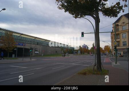 Der Straßenzug Seefelder Straße zwischen Galenstraße und Altstädter Ring am Rathaus Spandau soll Fußgängerzone werden. Stockfoto