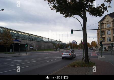 Der Straßenzug Seefelder Straße zwischen Galenstraße und Altstädter Ring am Rathaus Spandau soll Fußgängerzone werden. Stockfoto