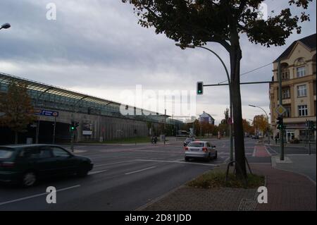 Der Straßenzug Seefelder Straße zwischen Galenstraße und Altstädter Ring am Rathaus Spandau soll Fußgängerzone werden. Stockfoto