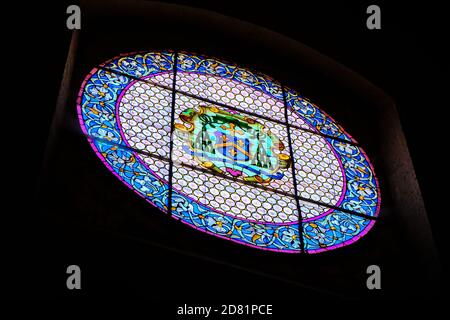 Gubbio - August 2019: Innenraum des Duomo di Gubbio - Cattedrale dei Santi Mariano e Giacomo Stockfoto