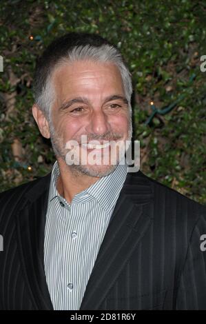 Tony Danza Ankunft Premiere von How Do You Know im Mann Village Theater in Westwood, CA, 12-13-2010 Stockfoto