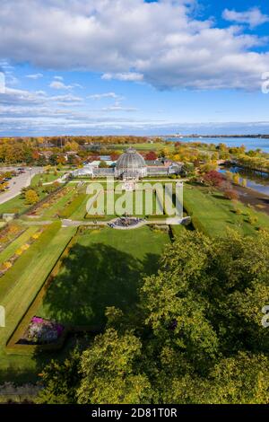 Detroit, Michigan - das Anna Scripps Whitcomb Conservatory auf Belle Isle, ein State Park im Detroit River.. Stockfoto