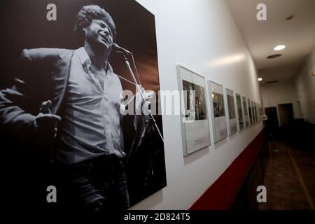 Madrid, Spanien; 26/10/2020.- Centro de Arte Flamenco y Danza Española Amor de Dios setzt seine Verbreitung und Lernaktivitäten mit den Maßnahmen fort, die der zweiten Welle der Covid-19 Pandemie entsprechen.Kulturelle Aktivitäten sind sehr betroffen und versuchen, in Madrid zu überleben, In diesem Raum gibt es auch die Ausstellung über den 'cantaor' Enrique Morente vom 15. Oktober bis 20. Dezember 2020 im Rahmen des Festivals Suma Flamenca 2020. Foto: Juan Carlos Rojas/Picture Alliance weltweit Stockfoto