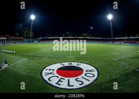 ROTTERDAM, NIEDERLANDE - OKTOBER 26: Gesamtansicht des Woudegein Stadions Excelsior ohne Fans wegen der Corona covid Regeln während der ersten Runde des niederländischen TOTO KNVB Cup Spiels zwischen Excelsior und Helmond Sport im Van Donge & De Roo Stadion am 26. Oktober 2020 in Rotterdam, Niederlande (Foto: Herman Dingler/Orange Pictures) Stockfoto