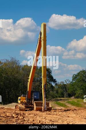 Hochlader auf der begradierten Baustelle Stockfoto