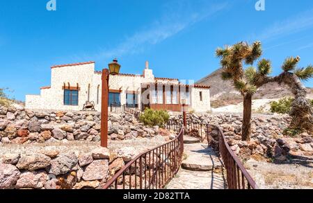 Scotty's Castle ist eine zweistöckige Mission Revival und Spanish Colonial Revival Villa im Death Valley, Kalifornien-USA Stockfoto