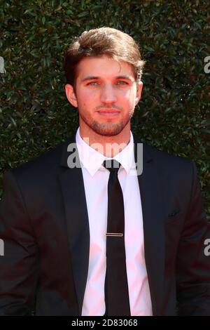 LOS ANGELES - APR 30: Bryan Craig bei den 44. Daytime Emmy Awards - Ankunft im Pasadena Civic Auditorium am 30. April 2017 in Pasadena, CA Stockfoto