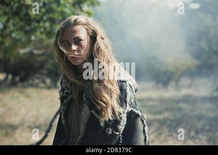 Jeanne Goursaud, 'Barbaren' (2020) Staffel 1 Credit: Katalin Vermes / Netflix / The Hollywood Archive Stockfoto