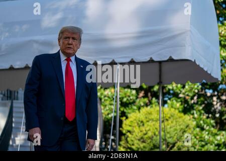 US-Präsident Donald Trump vor der Abreise aus dem Weißen Haus im Ausland Marine One am Samstag, 19. September 2020 in Washington, D.C.-Trump reist nach North Carolina für eine Kampagne Veranstaltung vor der Rückkehr nach Washington, D.C. heute Abend. Quelle: Alex Edelman/The Photo Access Stockfoto