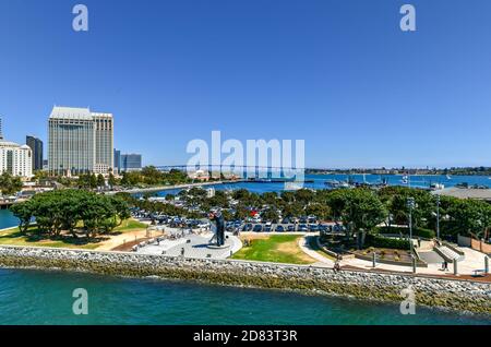 Bedingungslose Kapitulation Statue von der USS Midway, San Diego, Kalifornien, USA Stockfoto