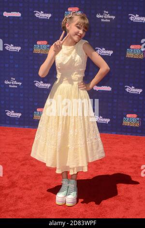 LOS ANGELES - APR 29: Grace Vanderwaal bei den Radio Disney Music Awards 2017 im Microsoft Theater am 29. April 2017 in Los Angeles, CA Stockfoto