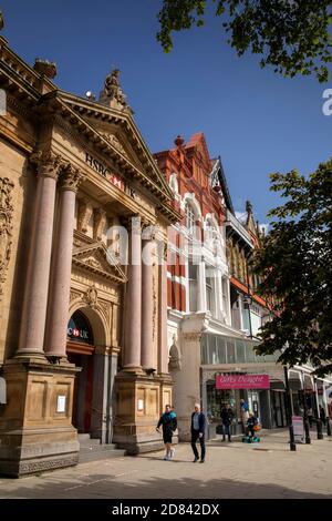 Großbritannien, England, Merseyside, Southport, Lord Street, HSBC Bank im klassischen ehemaligen Preston Bank Gebäude Stockfoto