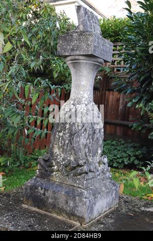 Das Denkmal für die sechs Märtyrer von Mayfield und Rotherfield von 1556-7, im East Sussex Dorf Mayfield. Das heutige Denkmal wurde 1950 errichtet. Stockfoto