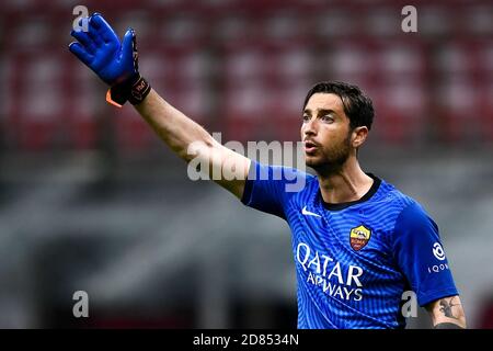 Mailand, Italien - 26. Oktober 2020: Antonio Mirante von AS Roma reagiert während der Serie A Fußballspiel zwischen AC Mailand und AS Roma. Das Spiel endete 3-3 Unentschieden. Kredit: Nicolò Campo/Alamy Live Nachrichten Stockfoto