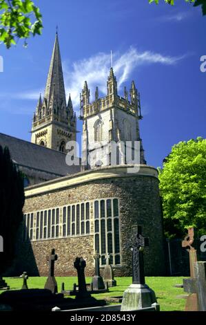 welch Regimentskapelle, Kirchturm und Jaspisenturm, kathedrale von llandaff Kirche von SS Peter & Paul, Dyfrig, Teilo und Euddogwl, llandaff, cardiff Stockfoto