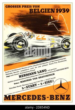 Mercedes Grosser Preis von Belgien 1939 - Mercedes Benz Rennsport Poster. Original Oldtimer-Motorsportplakat für Mercedes-Benz beim Großen Preis von Belgien 1939 mit den deutschen Rennfahrern Hermann lang (Nr. 22) und Manfred von Brauchitsch. Der Grand Prix von Belgien (Niederländisch: Grote Prijs van België; Französisch: Grand Prix de Belgique; Deutsch: Großer Preis von Belgien) ist ein Automobilrennen, Teil der Formel-1-Weltmeisterschaft. Stockfoto