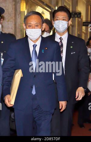 Tokio, Japan. Oktober 2020. Yoshihihide Suga bei der 203. Außerordentlichen Parlamentssitzung im Unterhaus des Parlaments. Tokio, 10/26/2020 Quelle: dpa/Alamy Live News Stockfoto