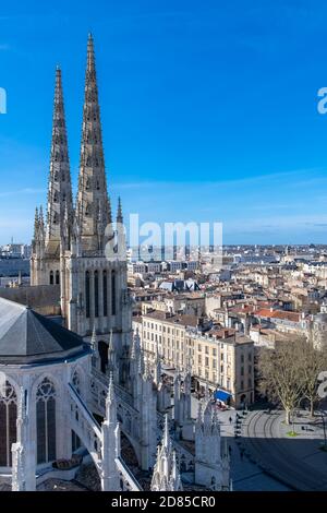 Bordeaux in Frankreich, Luftaufnahme der Kathedrale Saint-Andre im Zentrum Stockfoto