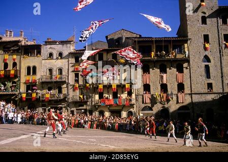 Toskana Arezzo Giostra del Saracino Sbandieratori Toskana Arezzo Giostra Der Saracino Sbandieratori Stockfoto