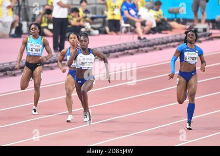 Dina Asher-Smith (GBR, Gold). Brittany Brown (USA, Silber), Tynia Gaither, Dezeera Bryant. 200 Meter Finale. Leichtathletik-Weltmeisterschaften, Doha 2019 Stockfoto