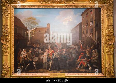 Gemälde des englischen Künstlers Hogarth mit dem Titel "The March of the Guards to Finchley", ausgestellt im Ausschussraum des The Foundling Museum, 40 Brunswick Square, Bloomsbury, London WC1N 1AZ, das die Geschichte des Foundling Hospital erzählt, Großbritanniens erstes Heim für Kinder, die vom Verlassen bedroht sind. VEREINIGTES KÖNIGREICH (122) Stockfoto