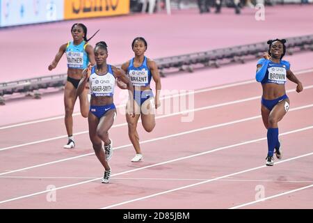 Dina Asher-Smith (GBR, Gold). Brittany Brown (USA, Silber), Tynia Gaither, Dezeera Bryant. 200 Meter Finale. Leichtathletik-Weltmeisterschaften, Doha 2019 Stockfoto