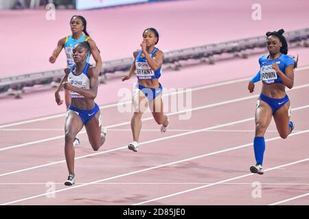 Dina Asher-Smith (GBR, Gold). Brittany Brown (USA, Silber), Tynia Gaither, Dezeera Bryant. 200 Meter Finale. Leichtathletik-Weltmeisterschaften, Doha 2019 Stockfoto