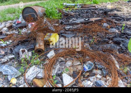 Müllhalde in freier Wildbahn, Konzept Weltumwelttag Stockfoto